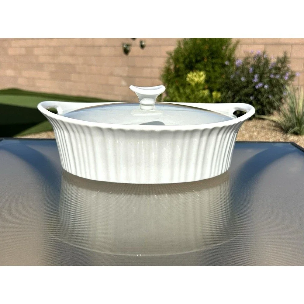 VTG Corning Ware French White 2.5 Qt/2.3 L Casserole Dish Handles With Lid